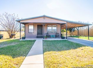 1210 E Trinity St, Pearsall, TX 78061