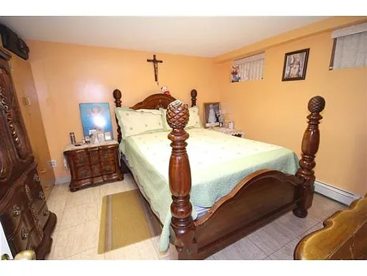 Sold by Bergen Basin Real Estate | media 85