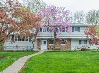 2 Memorial Rd, West Caldwell, NJ 07006