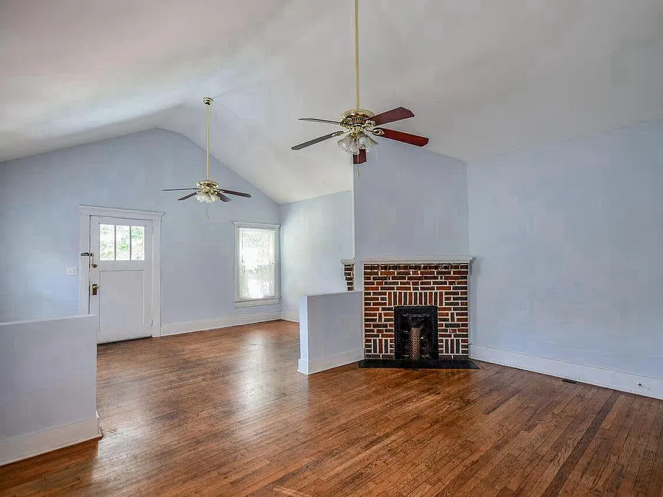 Cathedral Ceilings- Open Concept Living and Dining area.
