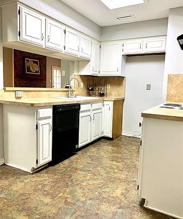 5th image of 2407 Mira Dr