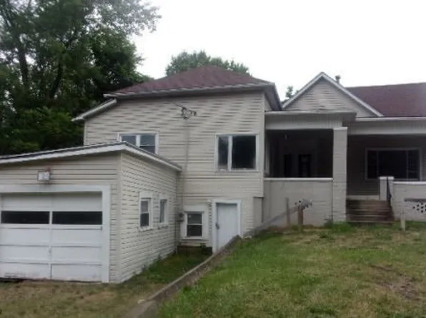 128 S Water St, Uhrichsville, OH 44683