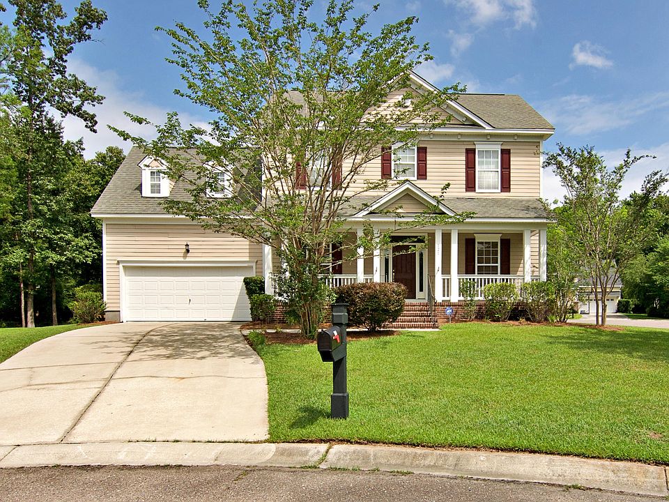 1st image of 121 Blackwater Dr