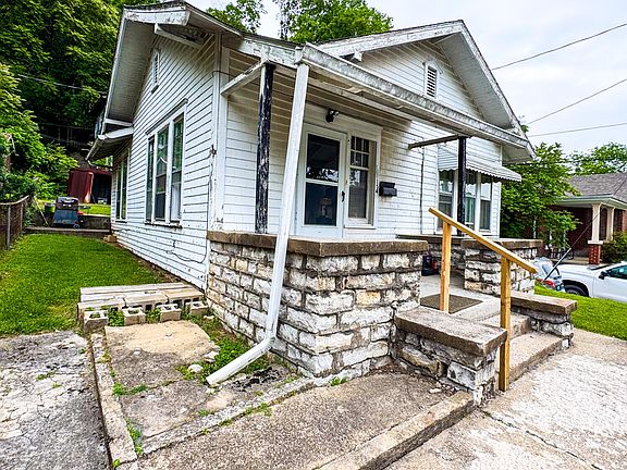 2nd image of 154 Montgomery Ave