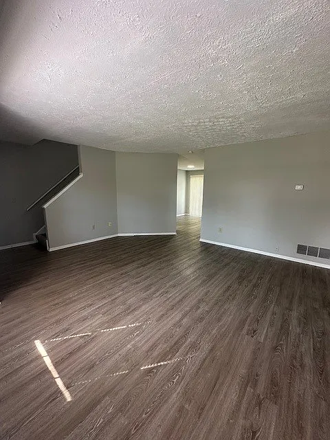 2 bed, 2.5 bath, 1200 sqft, $1,495 — Photo 2