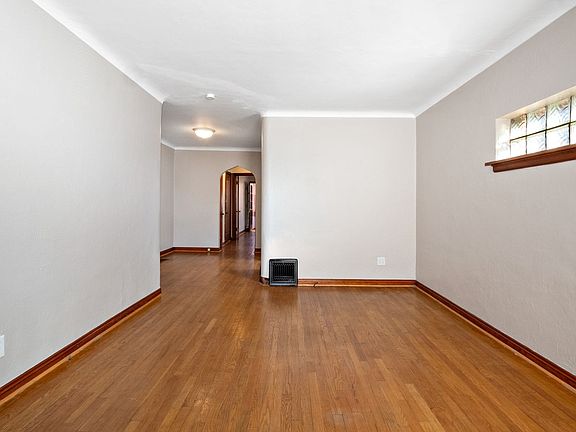 5th image of 4949-4951 Parker Ave #117