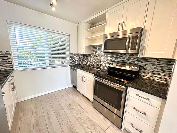 2nd image of 684 Corbett Ave