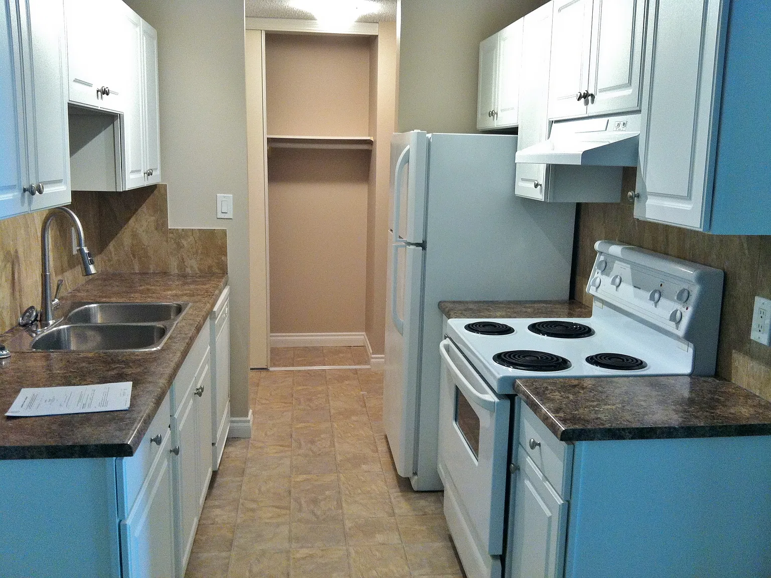1 bed, 1.0 bath, 875 sqft, $1,125 — Photo 4