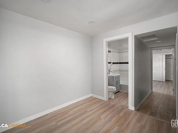 3rd image of 517 Decatur St #B