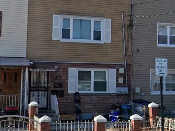 275 Balcom Avenue image 1 of 11