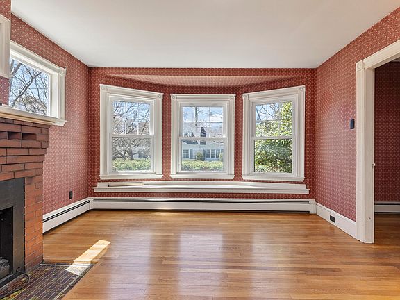 4th image of 192 Harriet Street