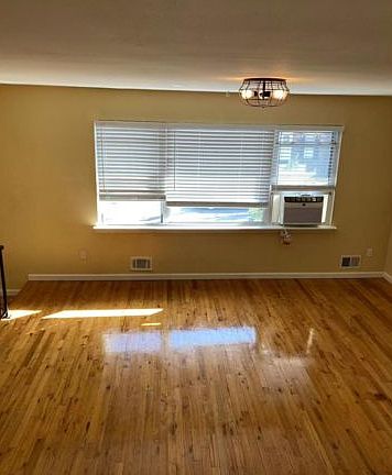 3rd image of 3412 Brookside St Floor 2