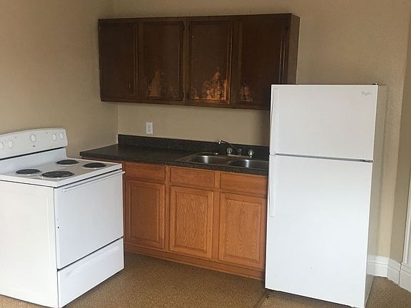 4th image of 432 W 3rd St APT 6