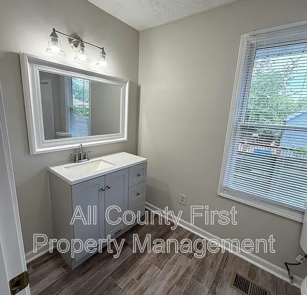 2101 Holly Hill Dr — Photo 12