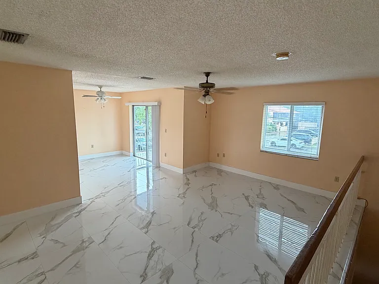 1284 W 44th Pl — Photo 13