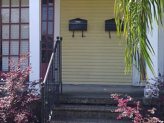2nd image of 6226 York St #6226