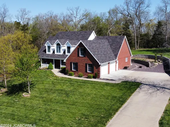 6316 Gardenwood Dr, Jefferson City, MO 65109