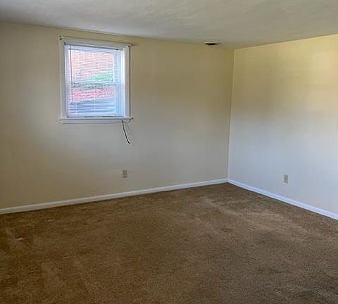 4th image of 304 Phlegar St