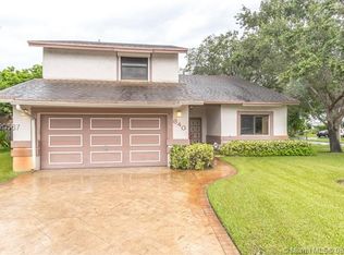 640 SW 96th Ave, Pembroke Pines, FL 33025