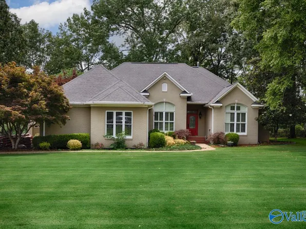 332 Riverfront Rd, Rogersville, AL 35652