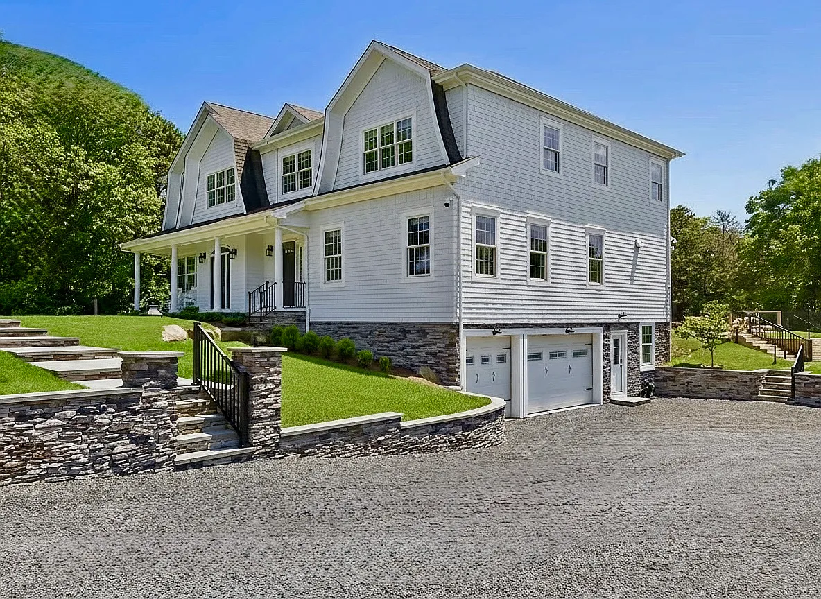 Elevated Hamptons Living In Shinnecock — Photo 2