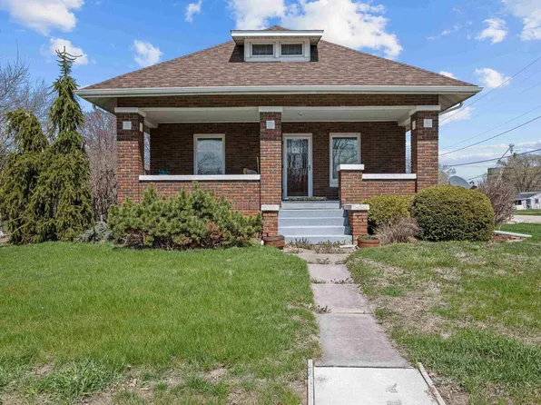 408 E Henry St, Atkinson, IL 61235