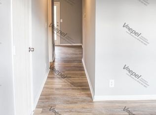 404 SW 6th St, Blue Springs, MO 64014