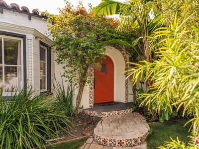 8260 Oakwood Ave, Los Angeles, CA, 90048