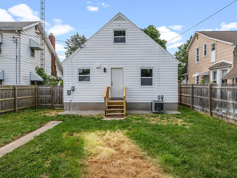 1210 Arbor Ave — Photo 4