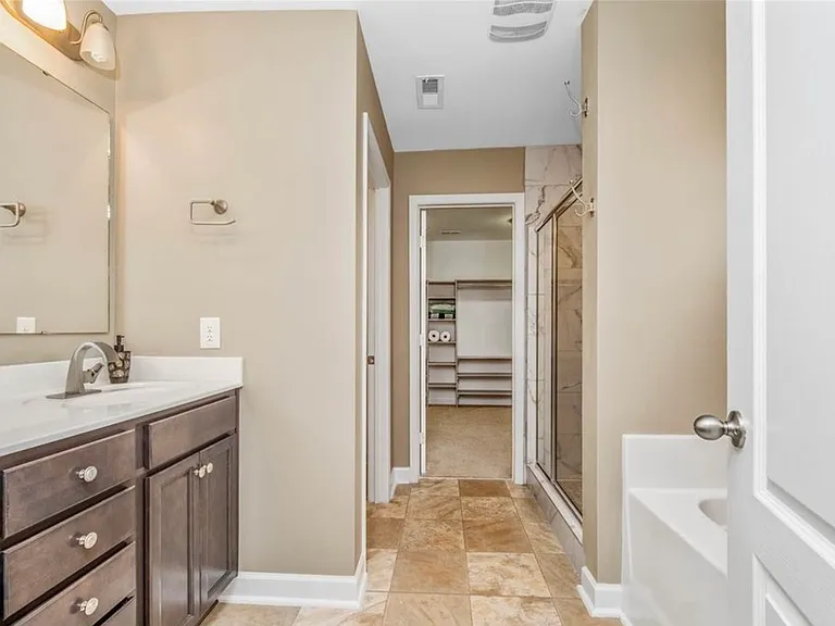 2209 Courtland Dr — Photo 30
