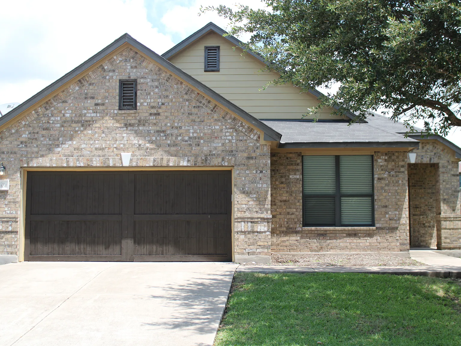 3 bed, 1725 sqft, $2,185 — Photo 3