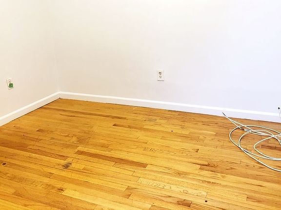 5th image of 2512 27th St APT 2