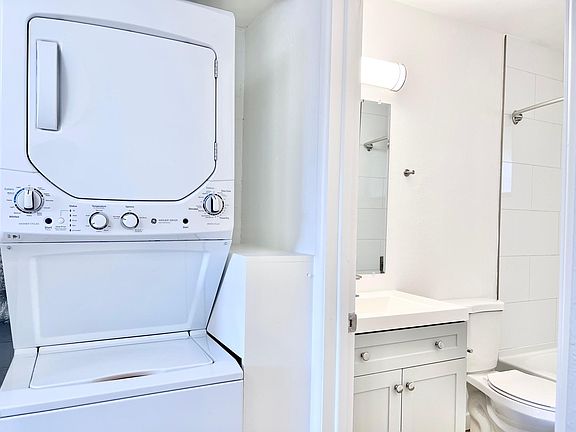 3rd image of 2025 E Turney Ave APT 4W
