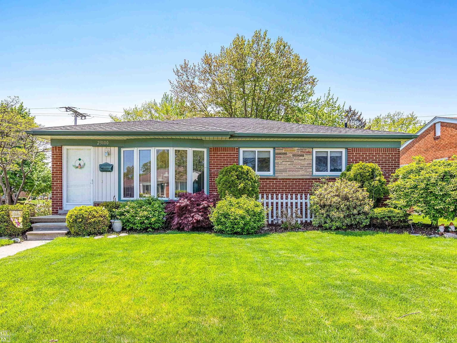 23100 Playview St, Saint Clair Shores, MI 48082 Zillow