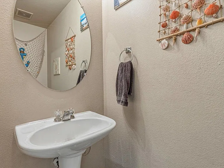 12705 Saint Mary Dr — Photo 25