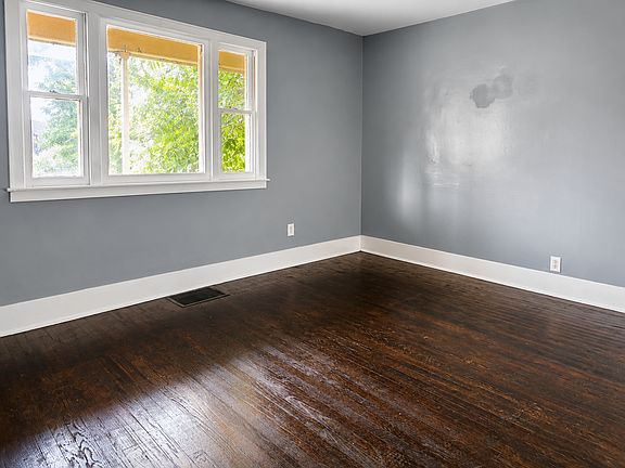 5th image of 616 Richmond Ave #2