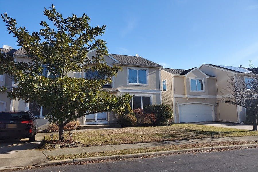 14 Crescent Cove Dr, Seaford, NY 11783 Zillow