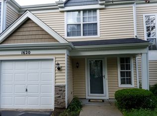 1620 Pebble Beach Cir, Elgin, IL 60123