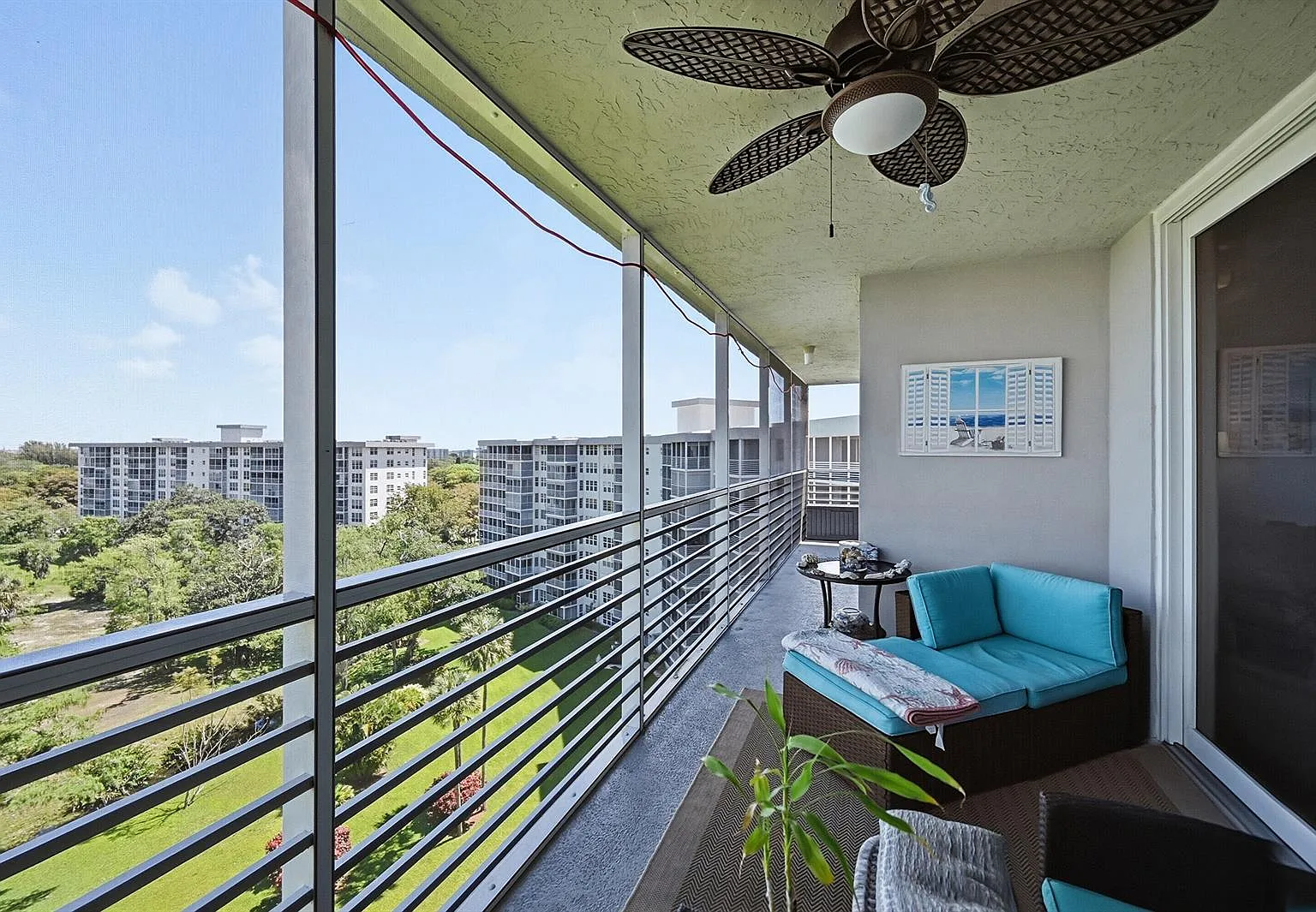 3 bed, 2.0 bath, 1390 sqft, $3,000 — Photo 2
