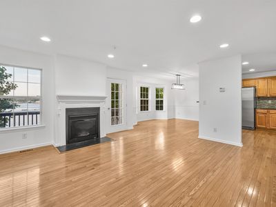 15 Bayside Dr, Bayonne, NJ, 07002