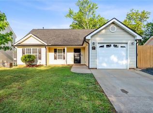 4015 Summit View Dr, Greensboro, NC 27405