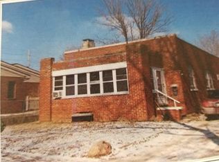 880 W Waggoner St, Decatur, IL 62526