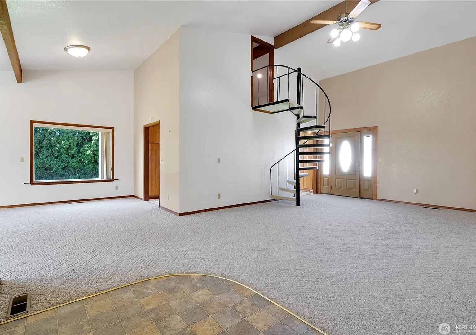 Country Paradise, 4 Bedrooms! Almost 3000 sq ft. — Photo 4