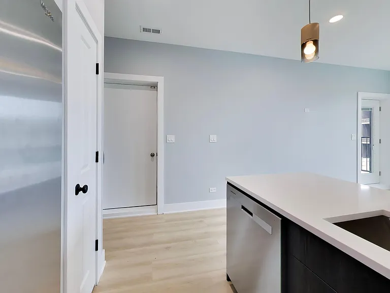 6548 S Maryland Ave #2 — Photo 9