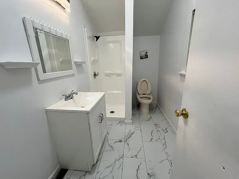 402 E Veterans Hwy — Photo 11