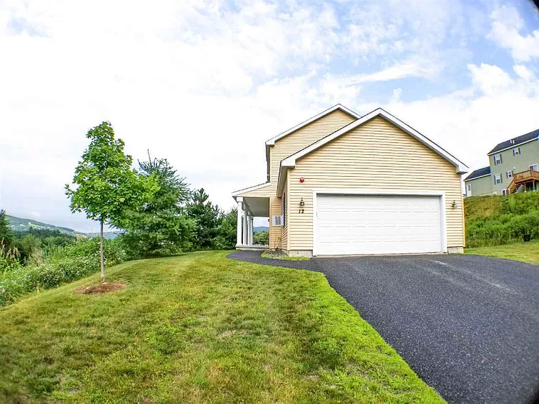 12 Cherry Cir — Photo 2