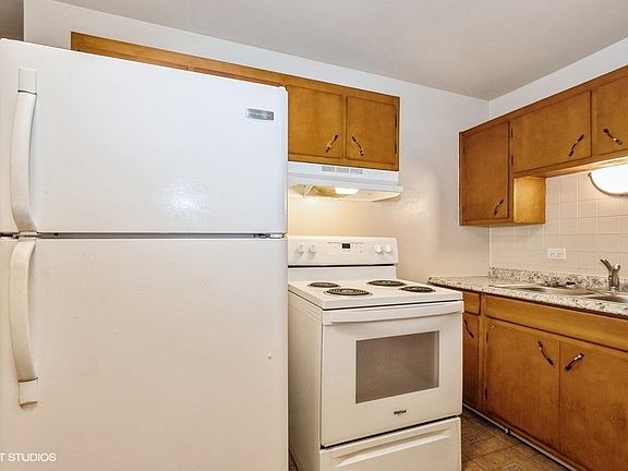 4th image of 14006 S Marquette Ave
