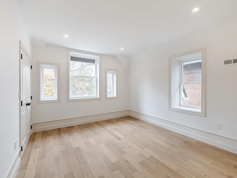 413 S 51st St #2 — Photo 31