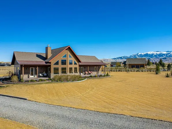 17 Patriot Dr, Cody, WY 82414