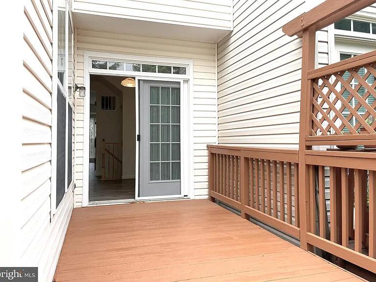 2540 Banshire Dr — Photo 22